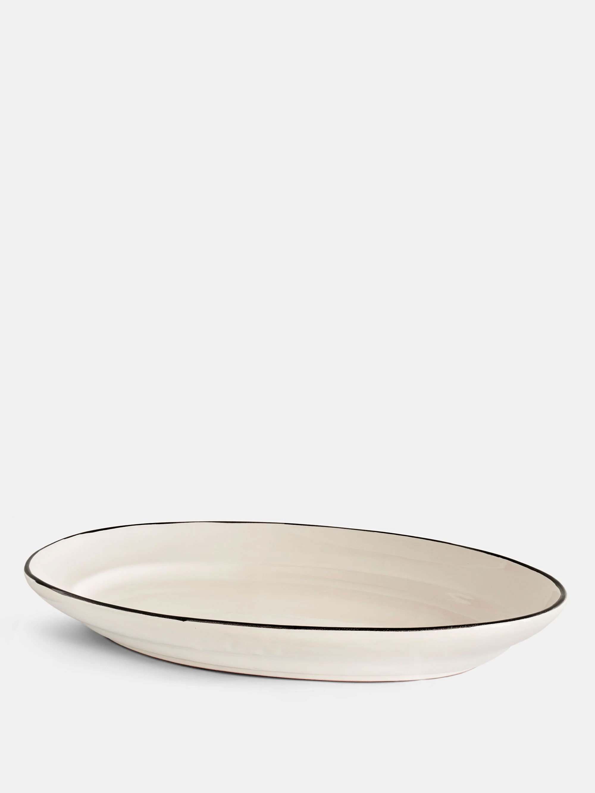 59890 A3a4771e81 59890 918459c04f Artilleriet Ateliers The Line Oval Serving Platter Black Line 1 Zoom Portrait