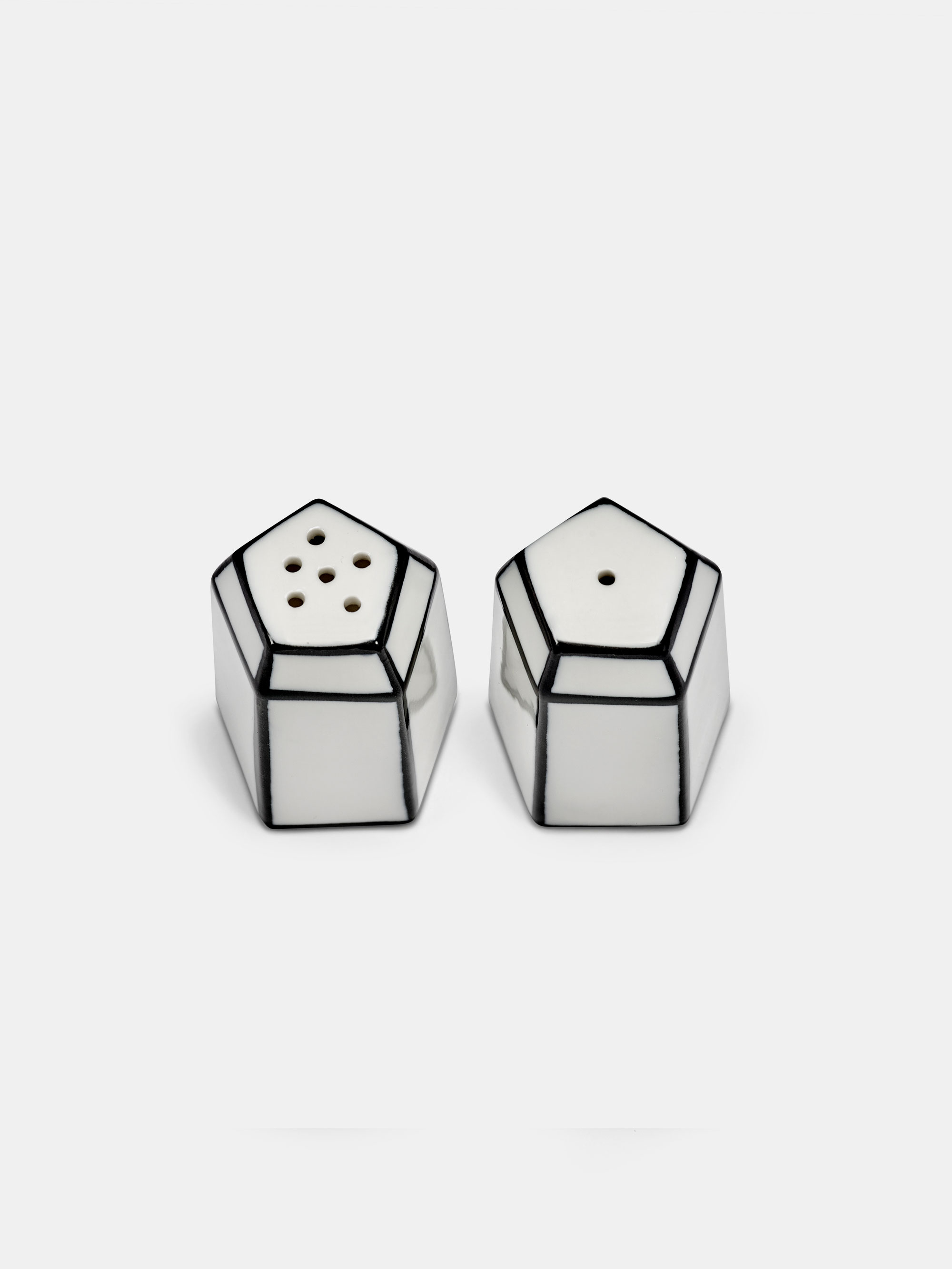 60173 0a4c51a225 Serax Cart Blanche Salt And Pepper 4 Portrait