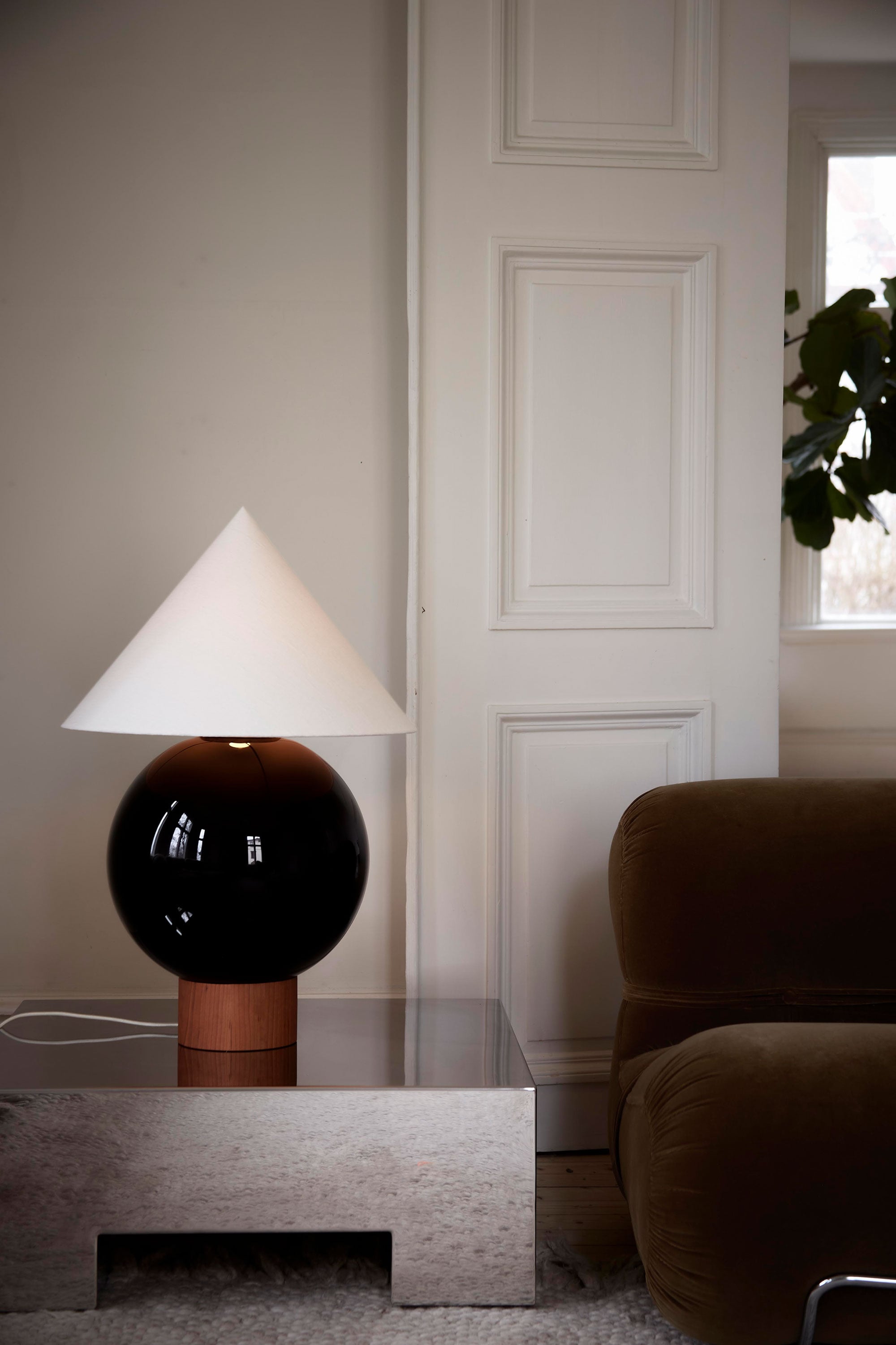 60282 9c7761c0ba 56989 D95a9f33ac Artilleriet Ateliers Gallery Lamp Pitch Black 1 Original Portrait