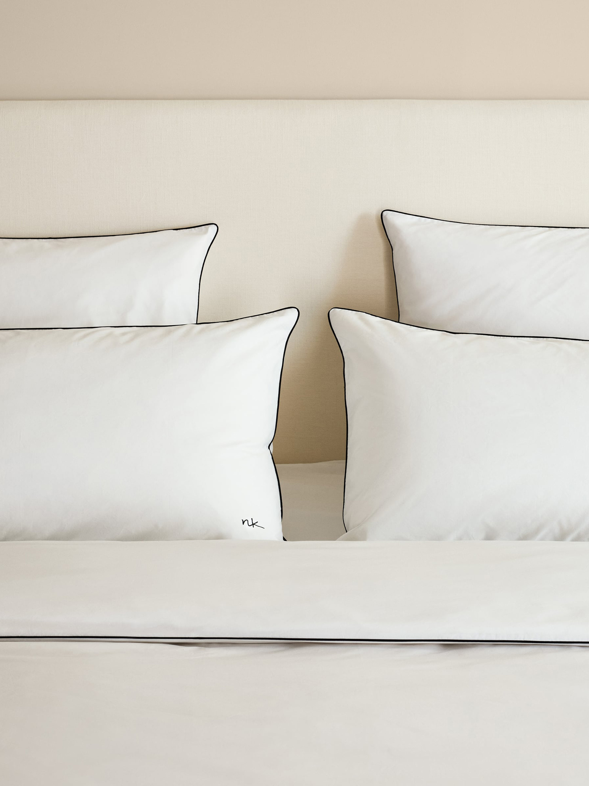 60898 9b1f0aa4a0 Percale Duvet Cover 150x210 Crisp White Black 1 Portrait