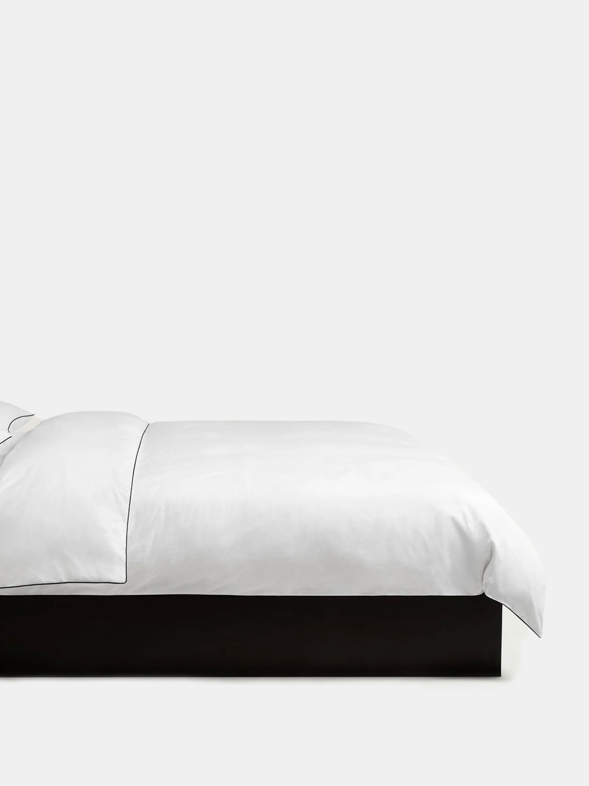 60899 6cbc01a295 61053 2db5c6aa2b Percale Duvet Cover 150x210 Crisp White Black Shift Portrait