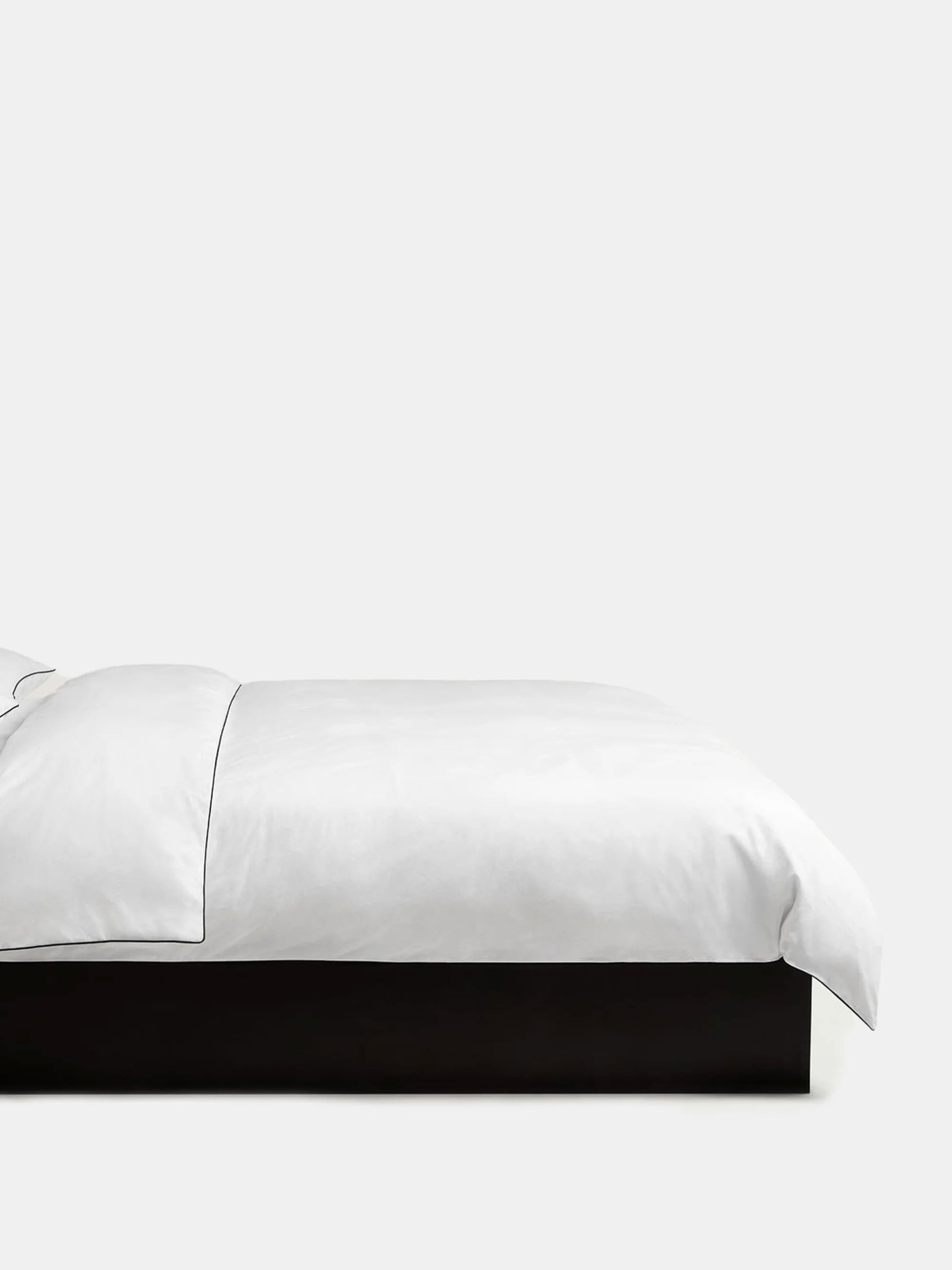 61053 4e30b71fb0 61053 2db5c6aa2b Percale Duvet Cover 150x210 Crisp White Black Shift Portrait