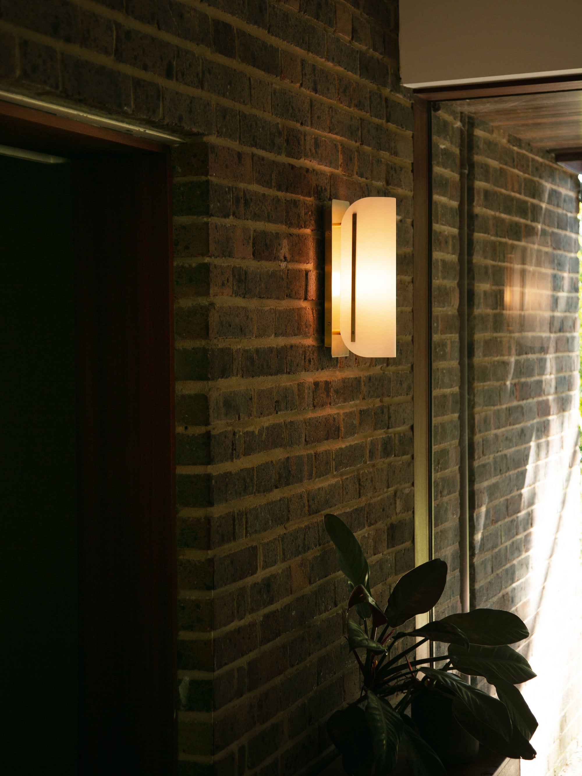 61171 Fa84316967 Modernist Metal Wall Lamp Joe Armitage 3 Portrait