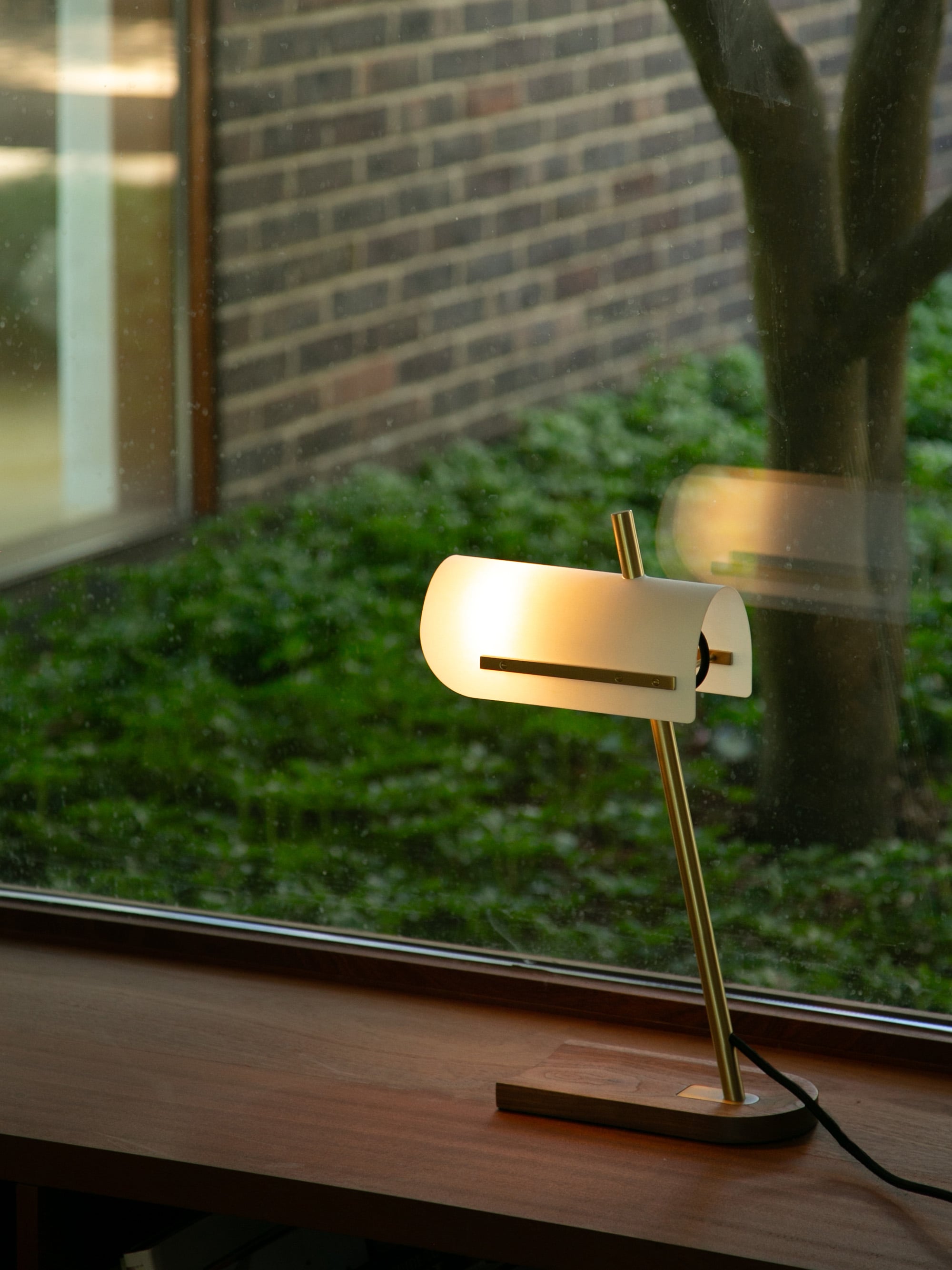 61172 E7624ccd06 Modernist Desk Lamp Joe Armitage 1 Portrait