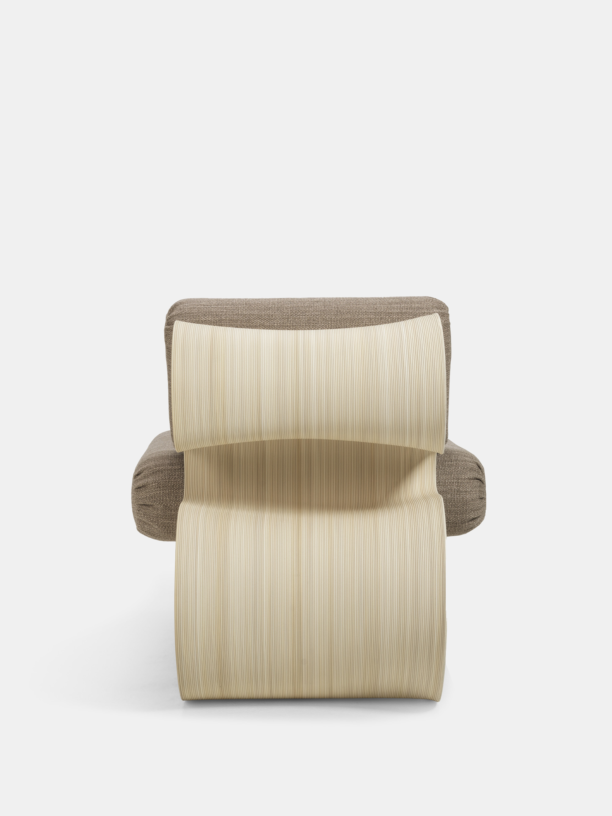 61184 16f51e34c7 Eel Lounge Chair Blond 2 Portrait