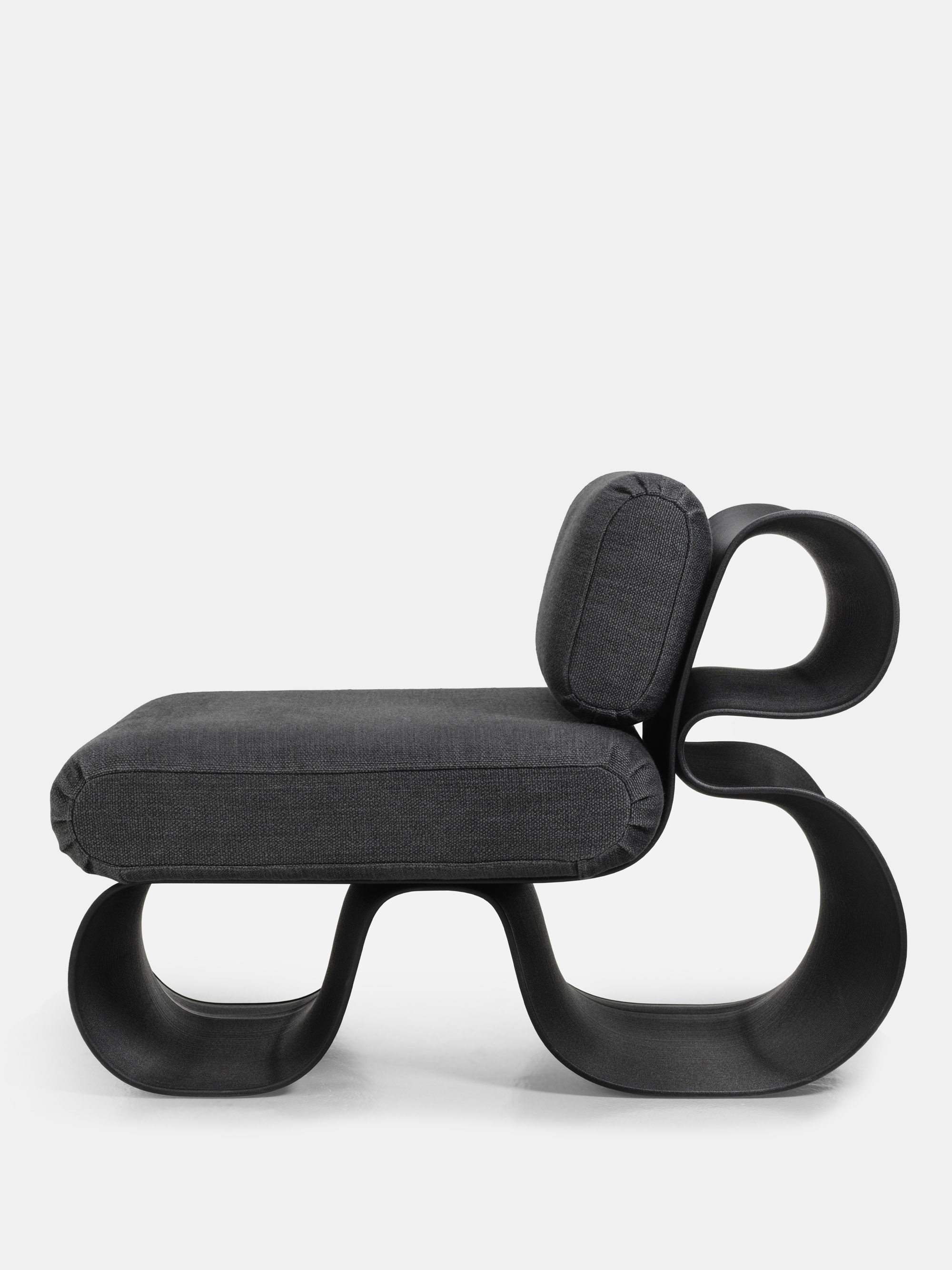 61185 6152e7aa06 Eel Lounge Chair Black 4 Portrait