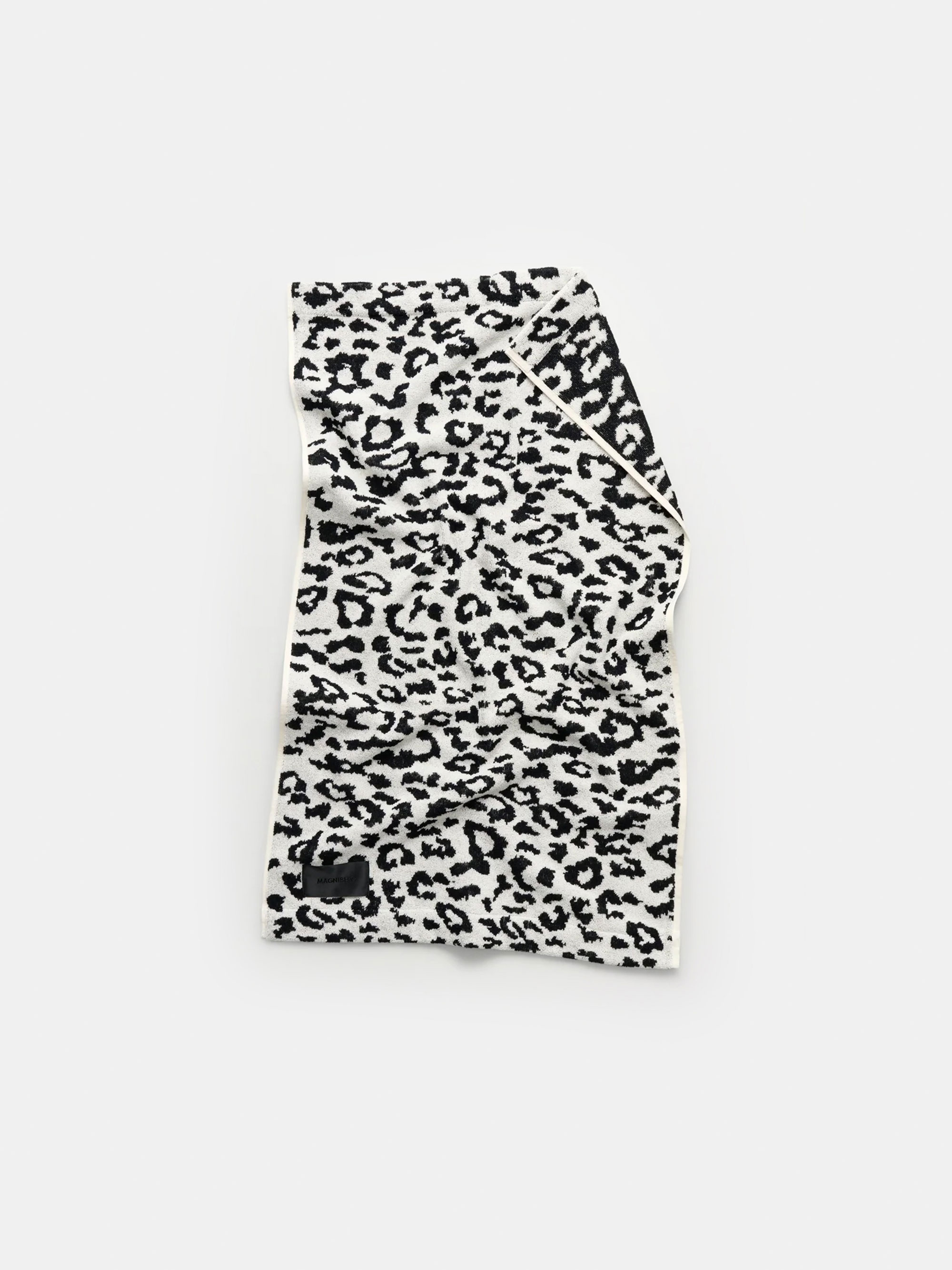 61233 22ddf29aee Wild Hand Towel 5 Portrait