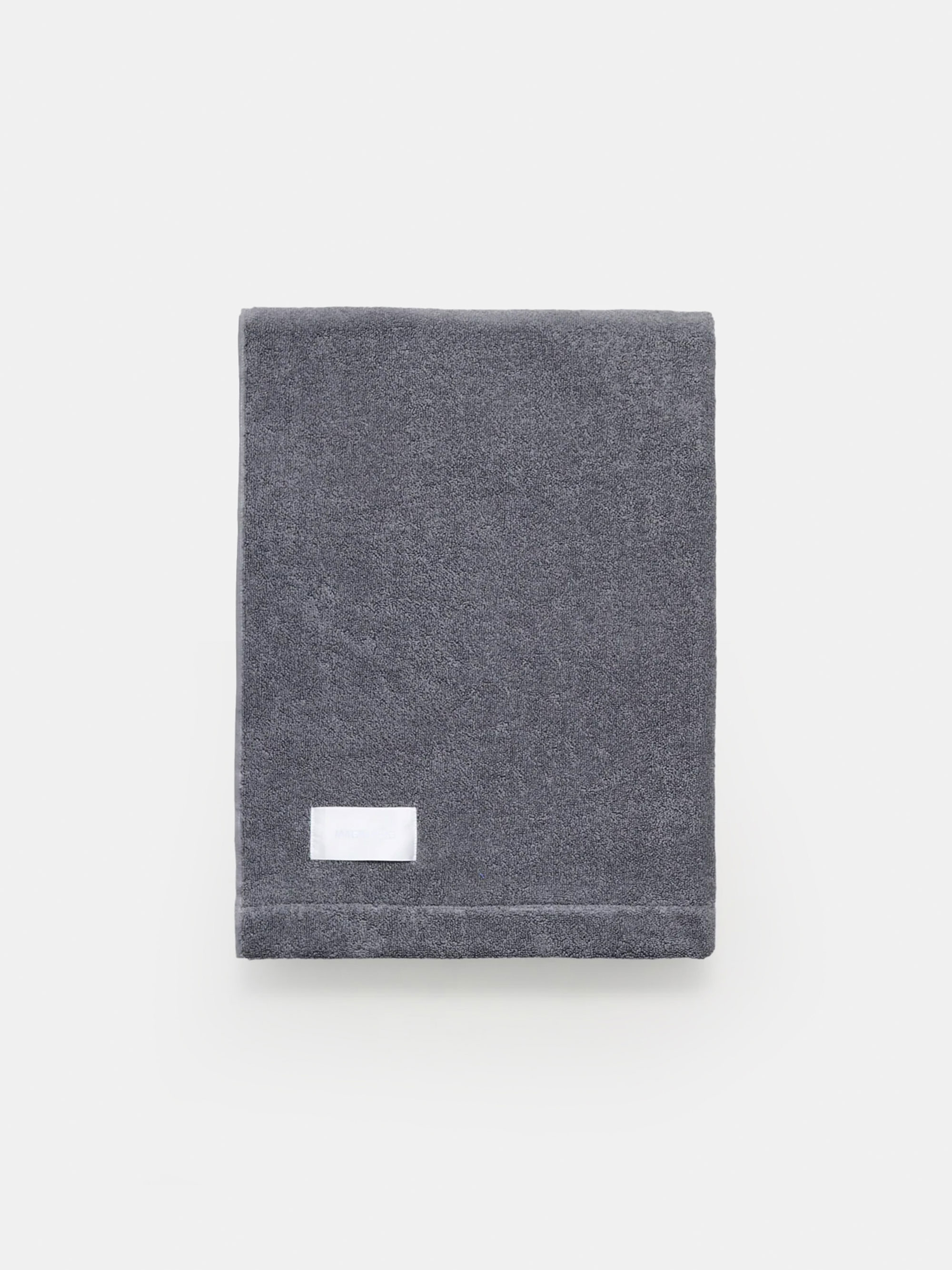 61241 2be22c73be Gelato Bath Towel Sheet Salmiak Grey 004 4c4c30d0 Ed37 4baa B4e4 945b6c355c42 1800 2 Portrait