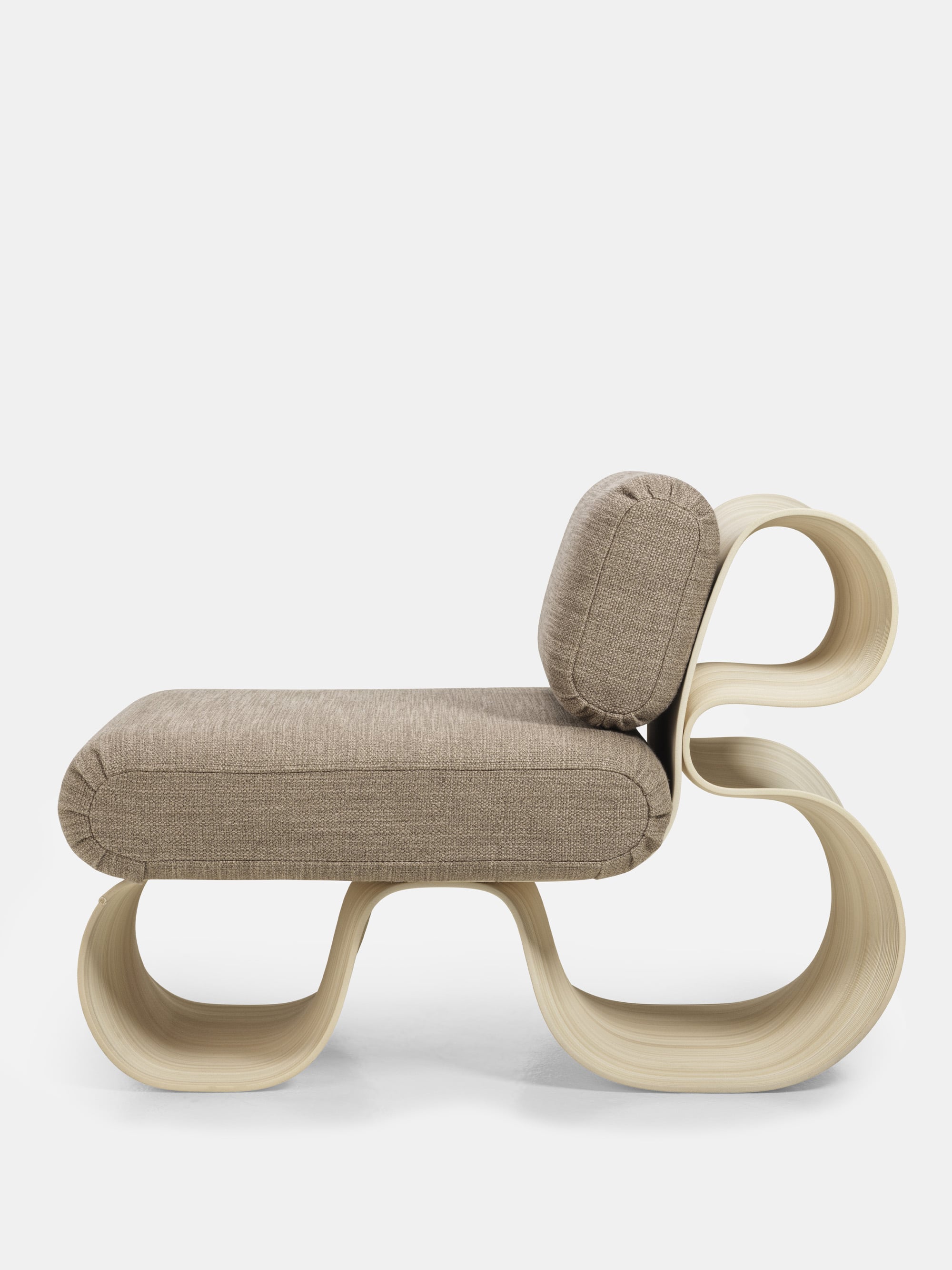 61365 6cbb373b8a Eel Lounge Chair Blond 4 Portrait