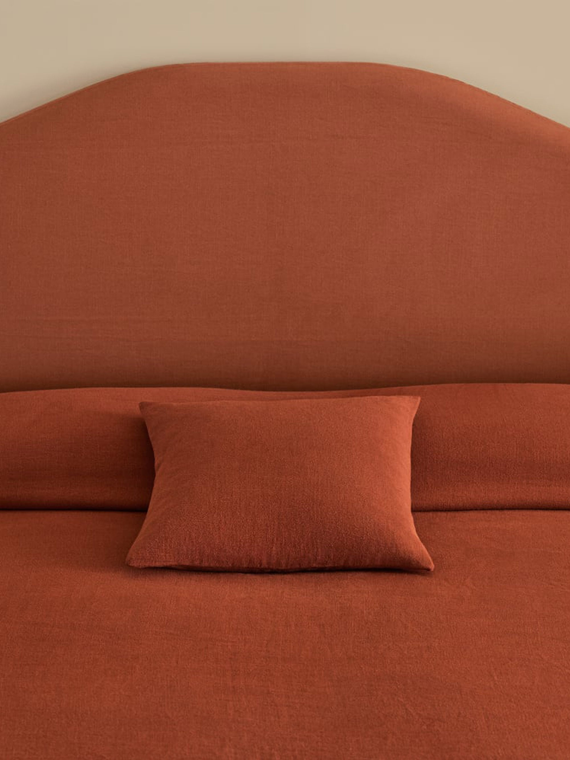 61799 63d2b57041 61050 E763de2bb8 Studio Linen Pillow Case 50x90 Burnt Red 3 Original Portrait