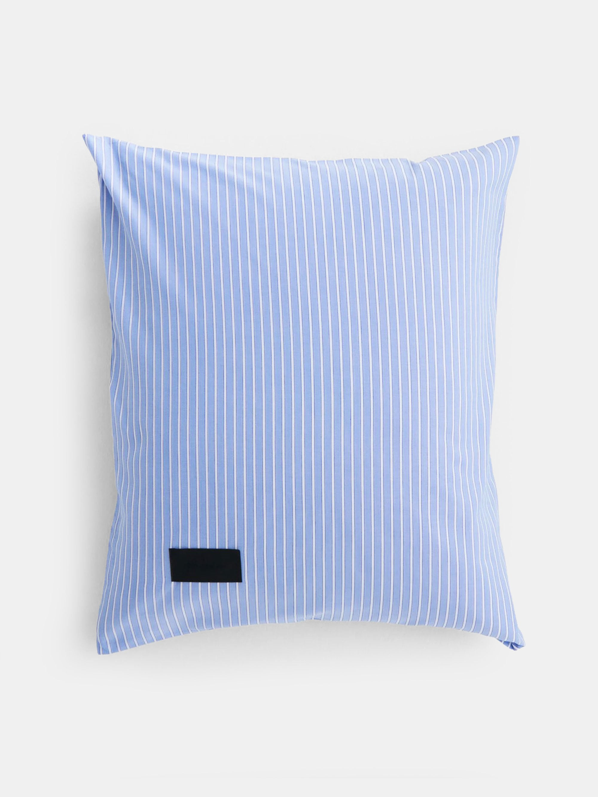 61904 C8b2f86cc6 34868 16c91c510c 34576 5924e3456d Pillow Wallstreet Oxford Light Blue 0905 1400xprogressive54706 Zoom Zoom139038 Portrait