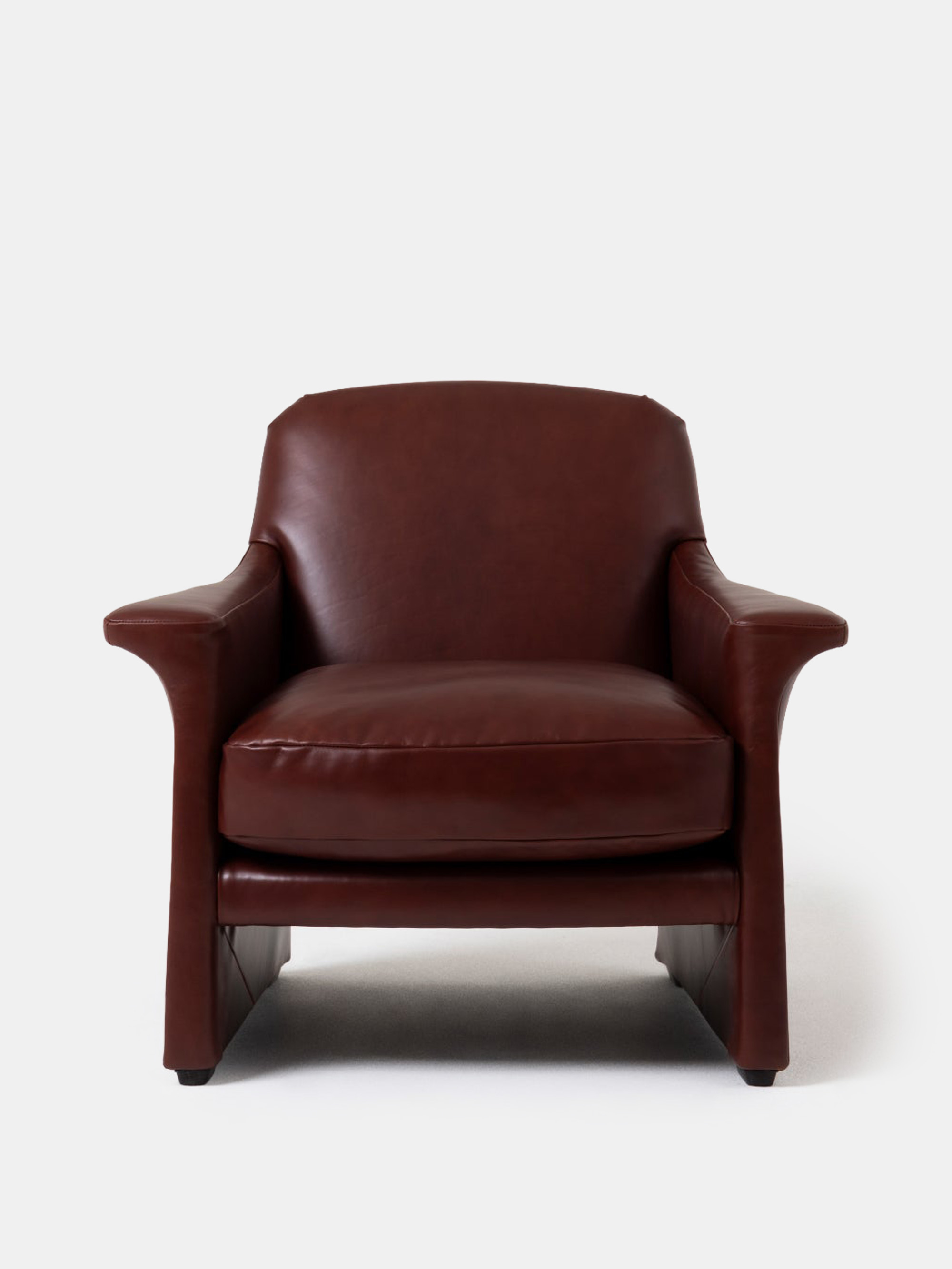 61926 4f007b1ce6 Ada Armchair Front Portrait