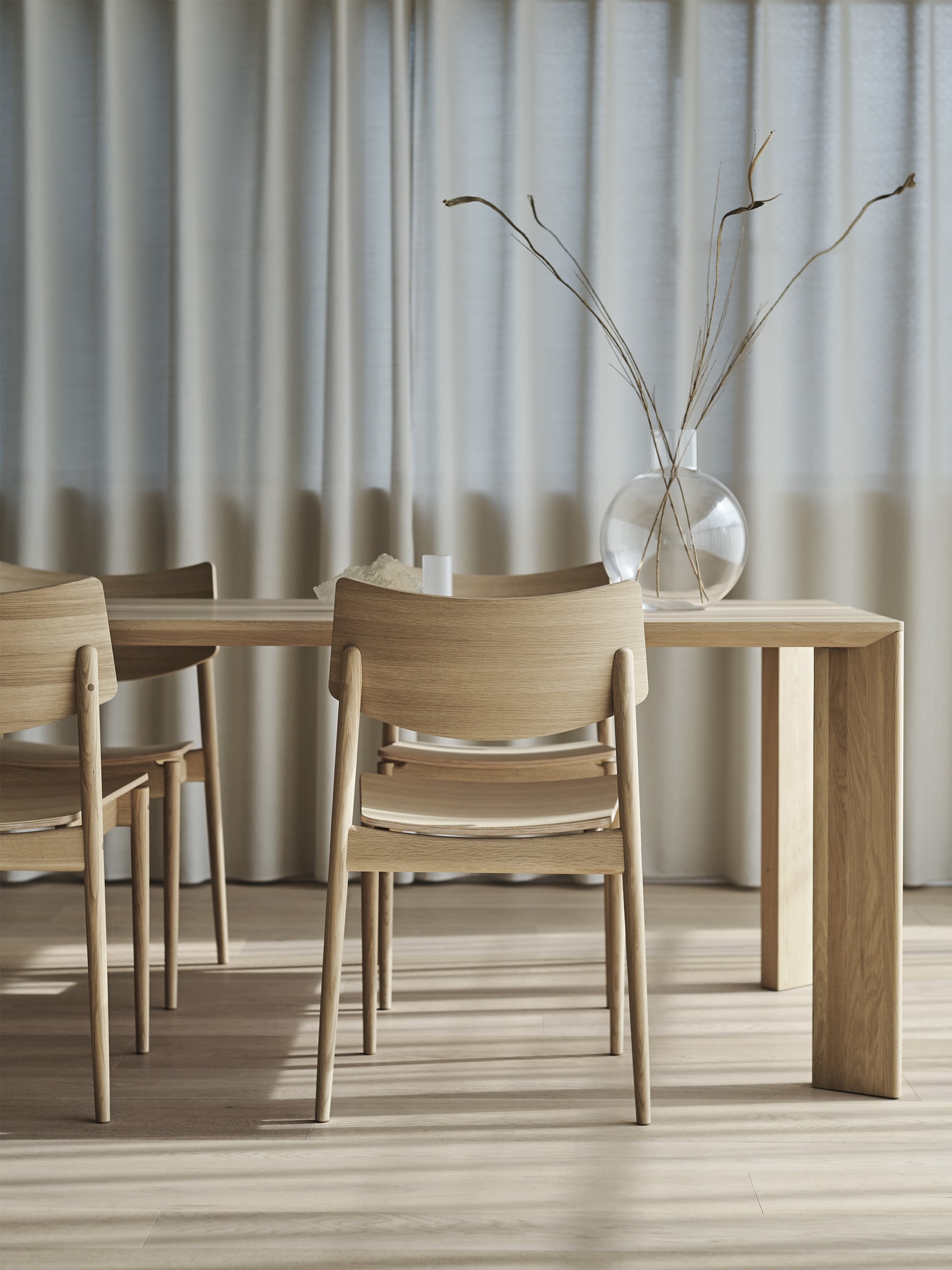 61943 3cfbd0dee4 A Dc01 Dining Chair In Situ Portrait