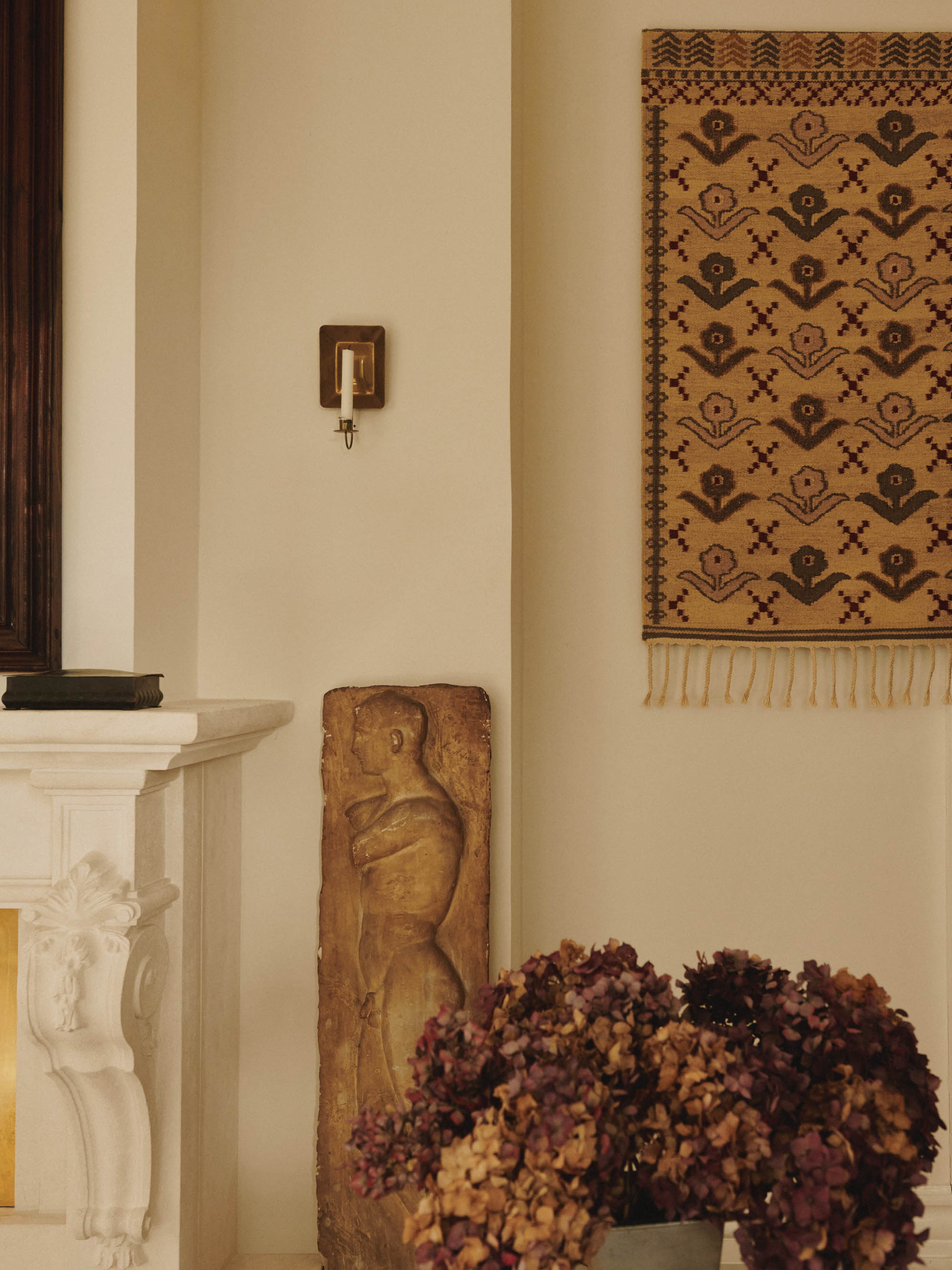 61978 F7c1e6ffcf Porcelain Tapestry No07 130 X 135 Cm In Situ Detail 2 Portrait
