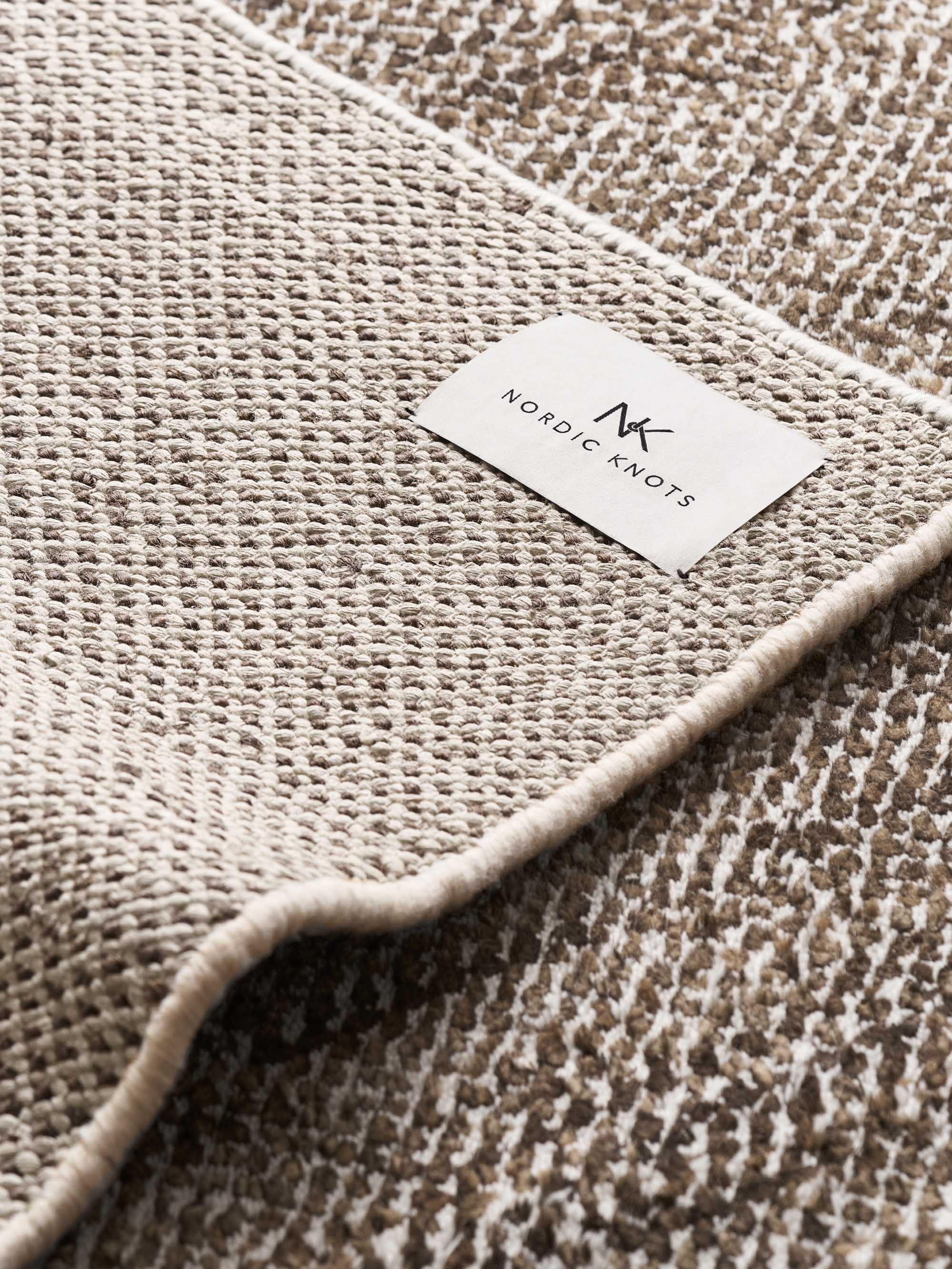 62012 5f58af4eb0 Savanna Dark Jute Cream Detail140061 Portrait