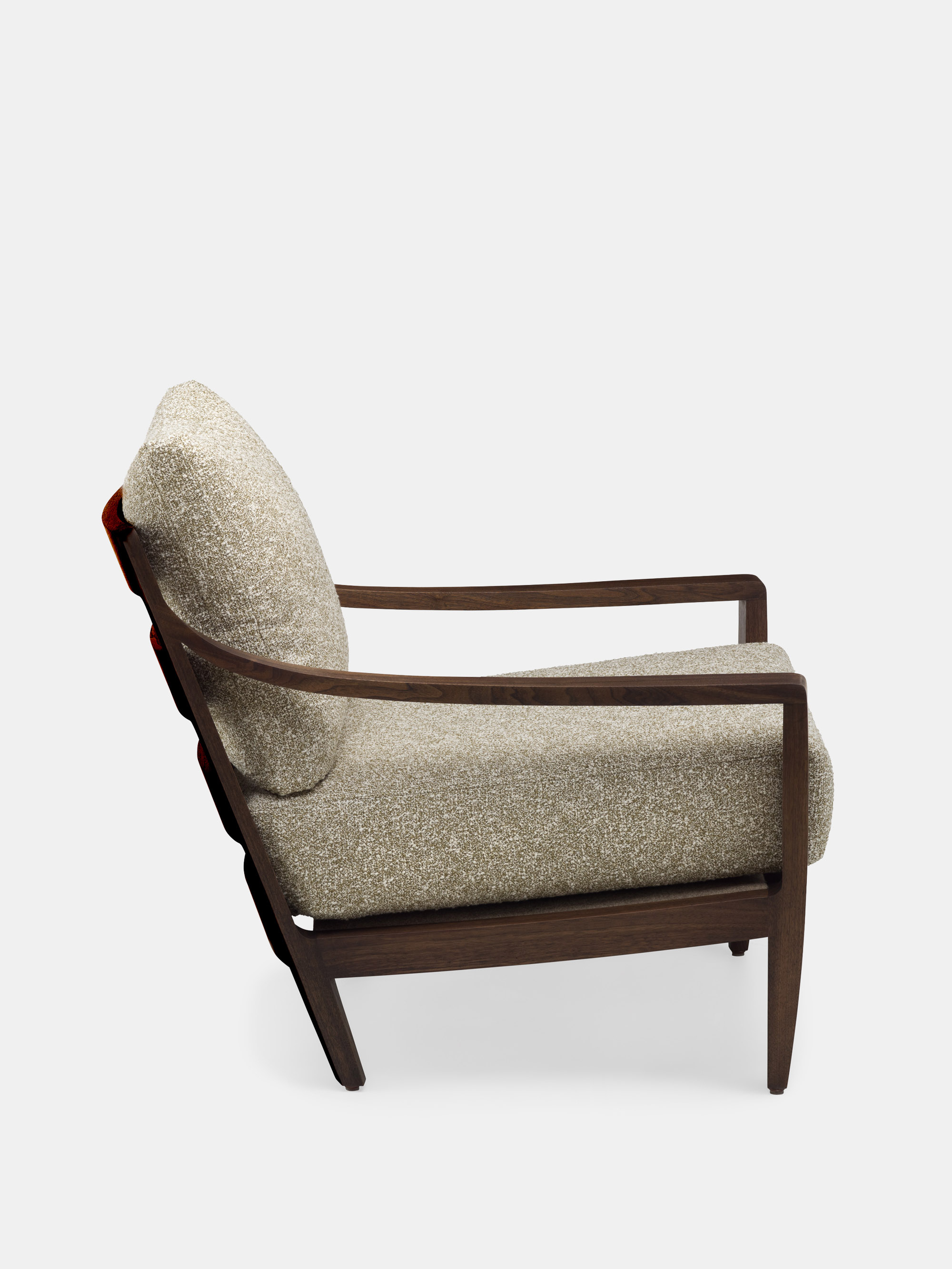 62112 E99c627919 Low Lounge Chair Side Portrait