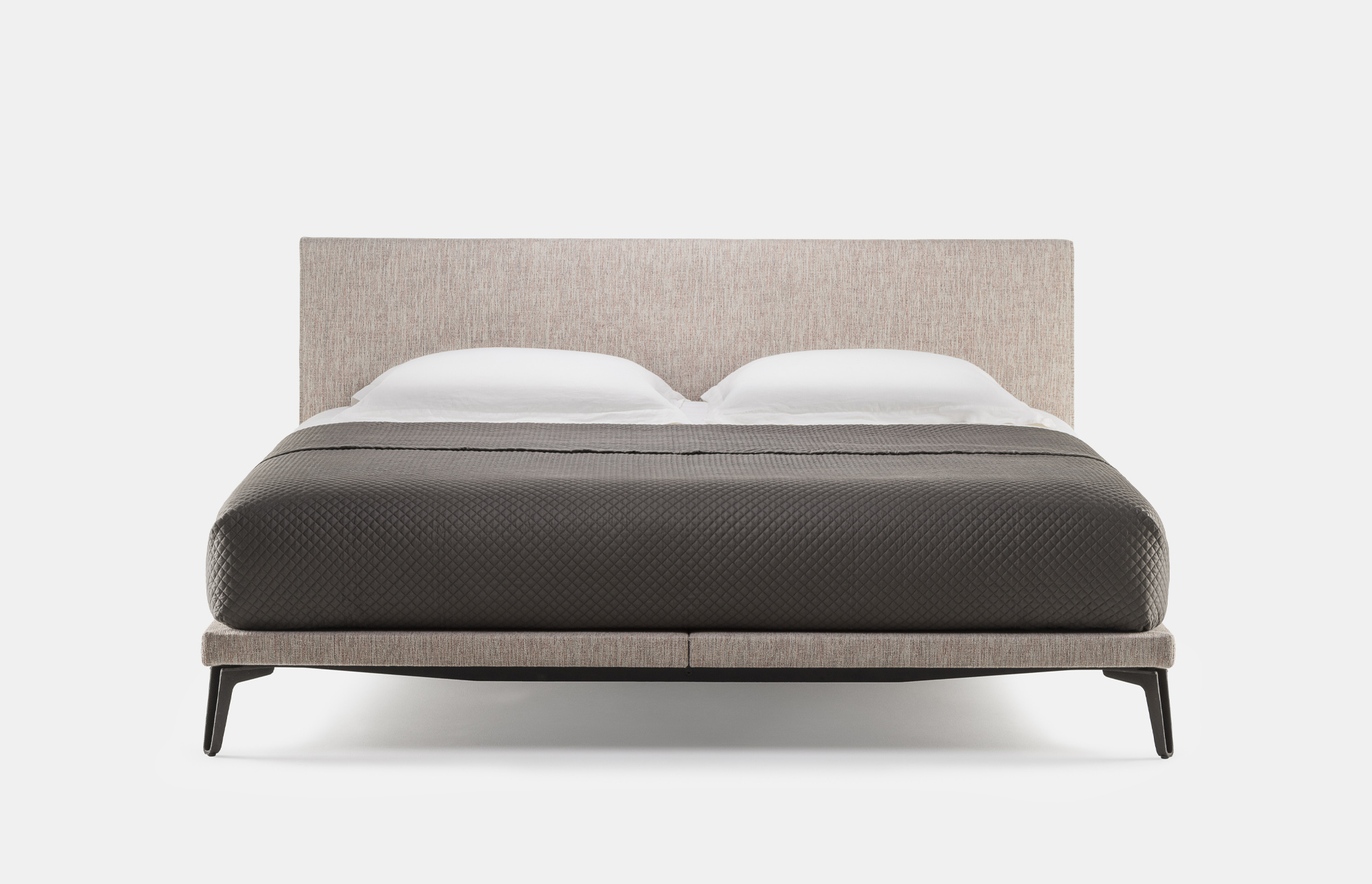62142 0dbbe8f923 Mcqueen Bed Front Portrait