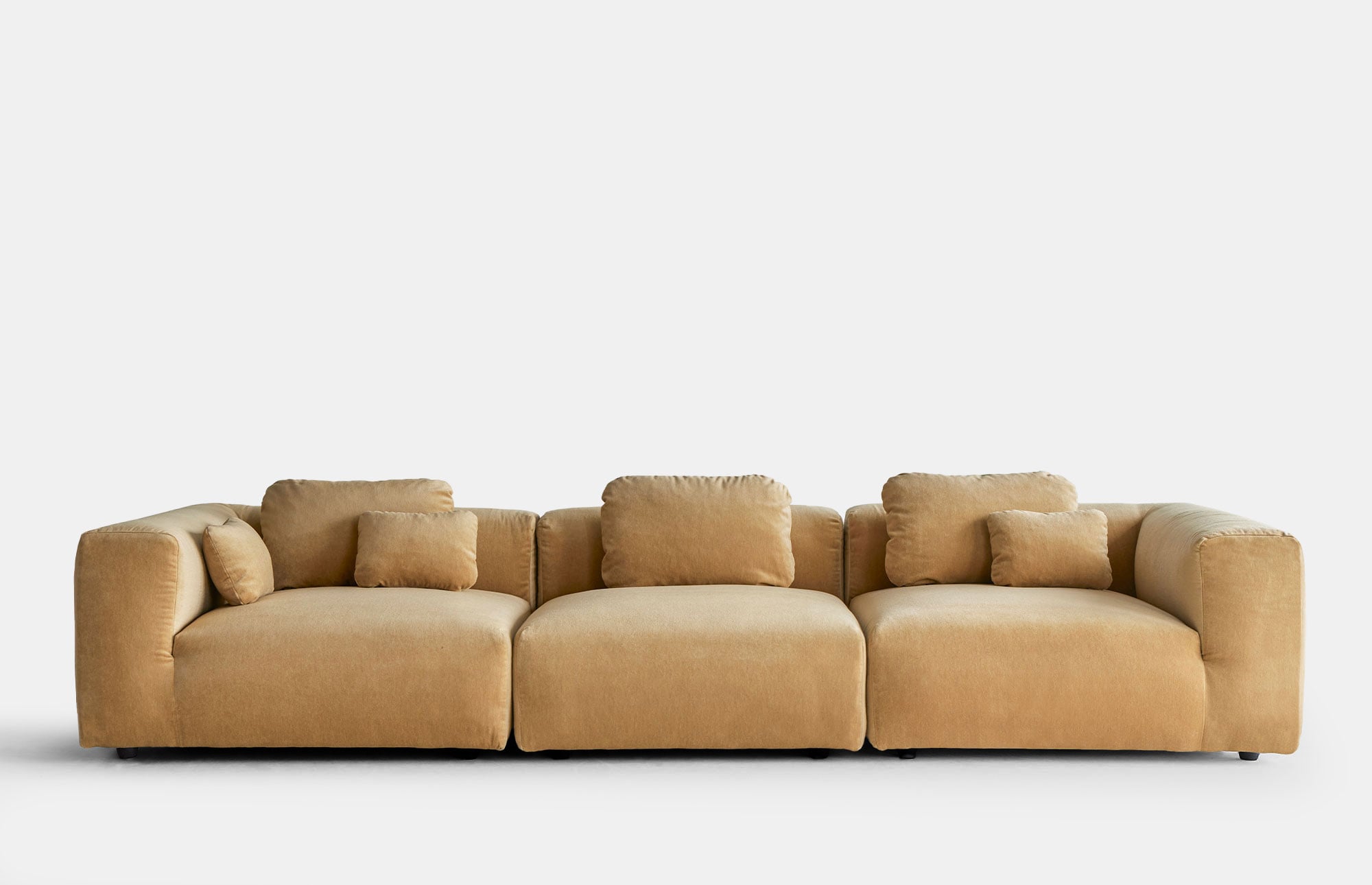 62792 3942b4fd73 70 Sofa Portrait
