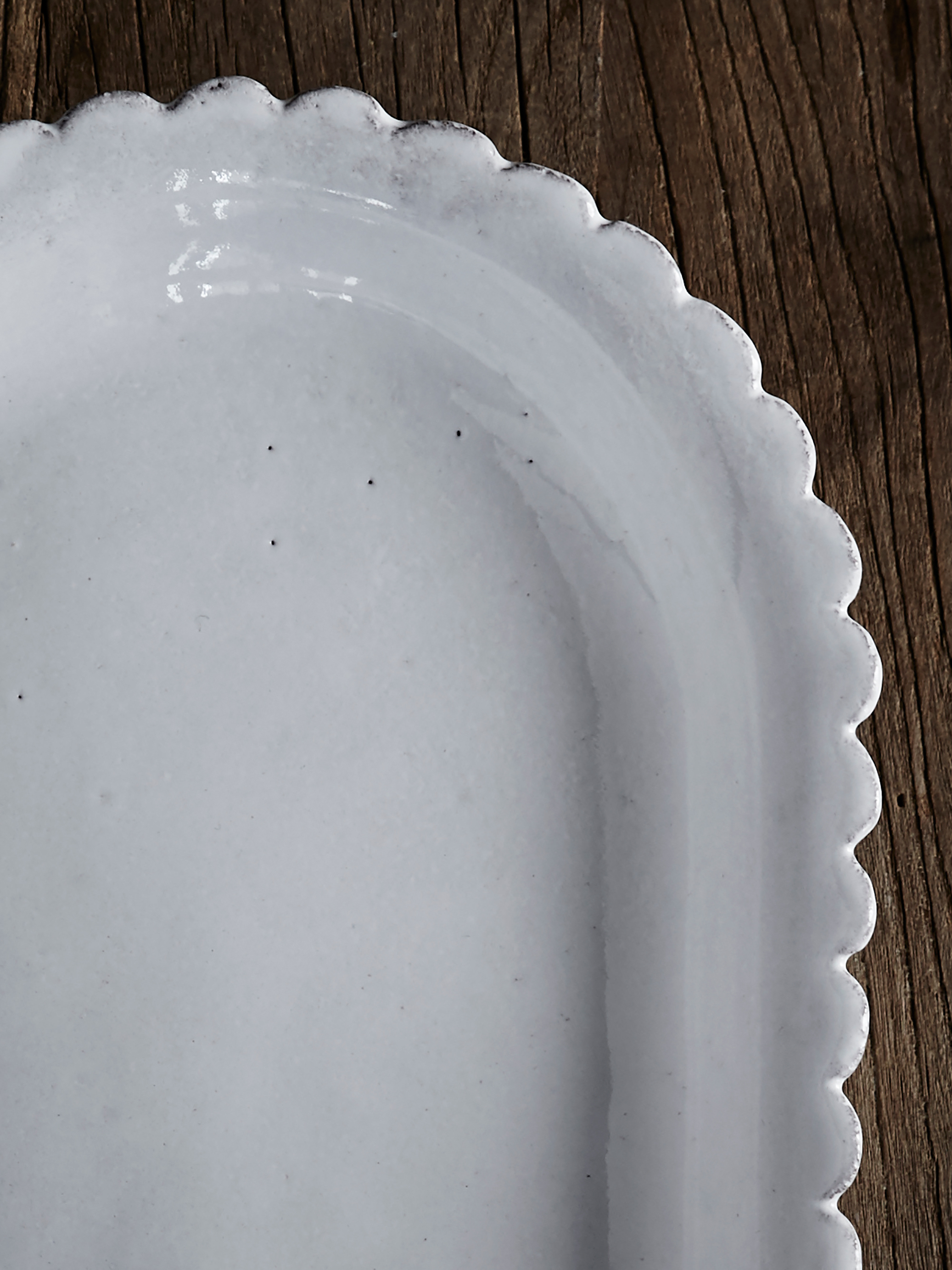Astier de Villatte — Daisy Deep Platter — Serving dish & bowls