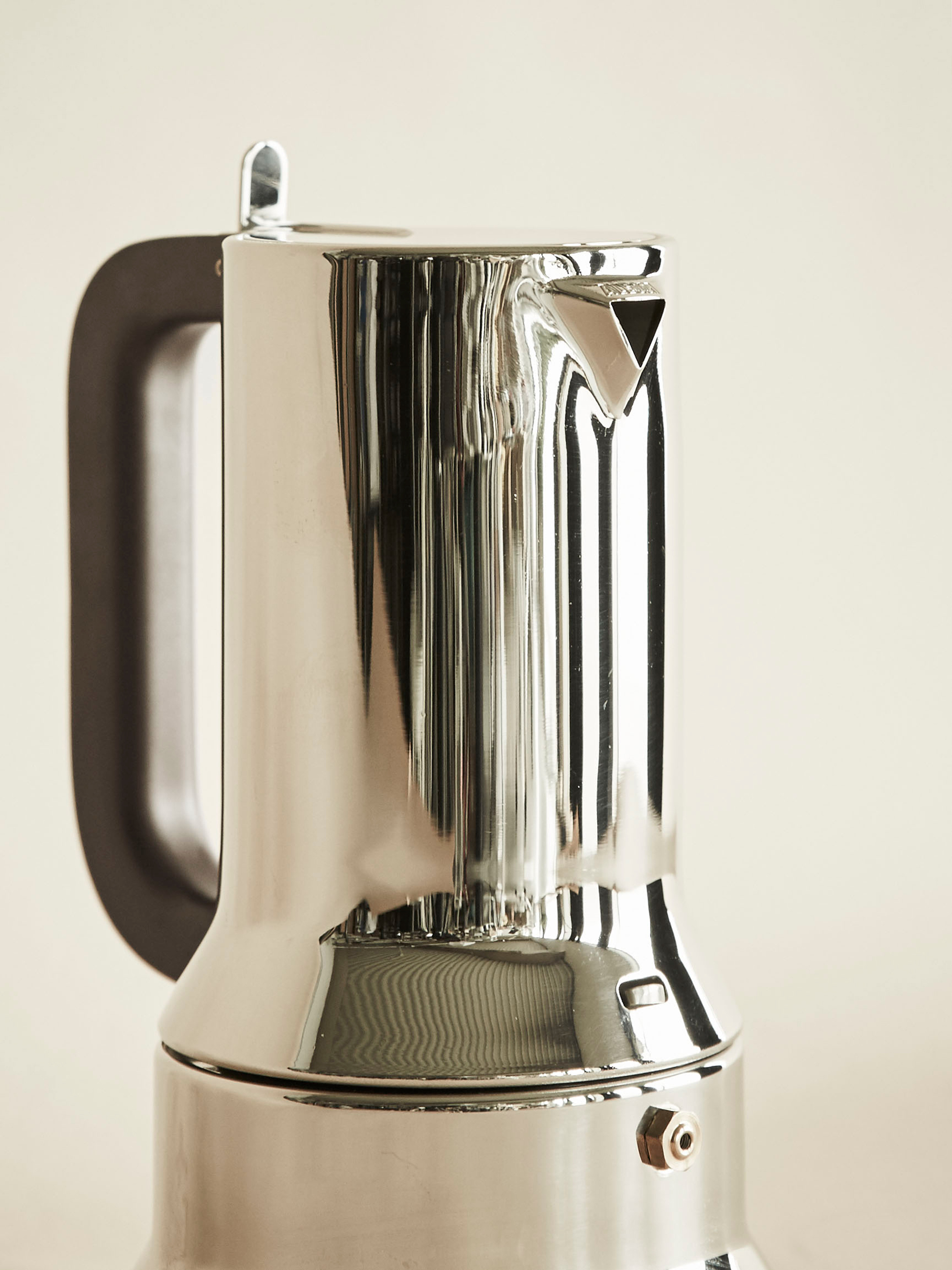 8908 Bc1d3ef8fa 9090 6 Alessi Caffetteria Espresso 1 Portrait