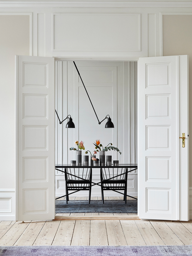 White Marble - Black & Brass Frame